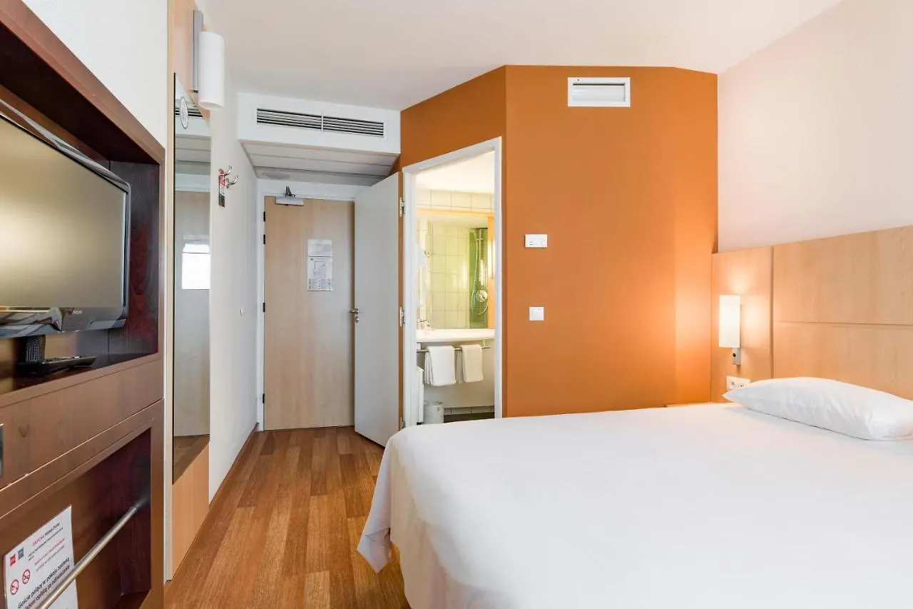 ***  Ibis Warszawa Reduta Hotel Polónia