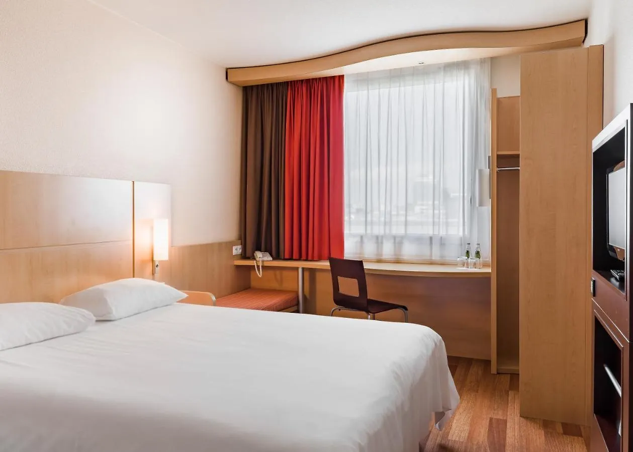 Ibis Warszawa Reduta Hotel 3*, Warsaw Poland