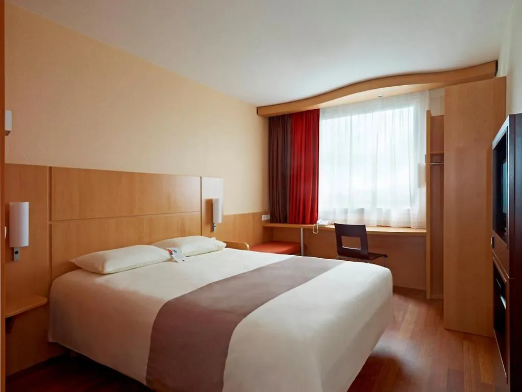 Ibis Warszawa Reduta Hotel