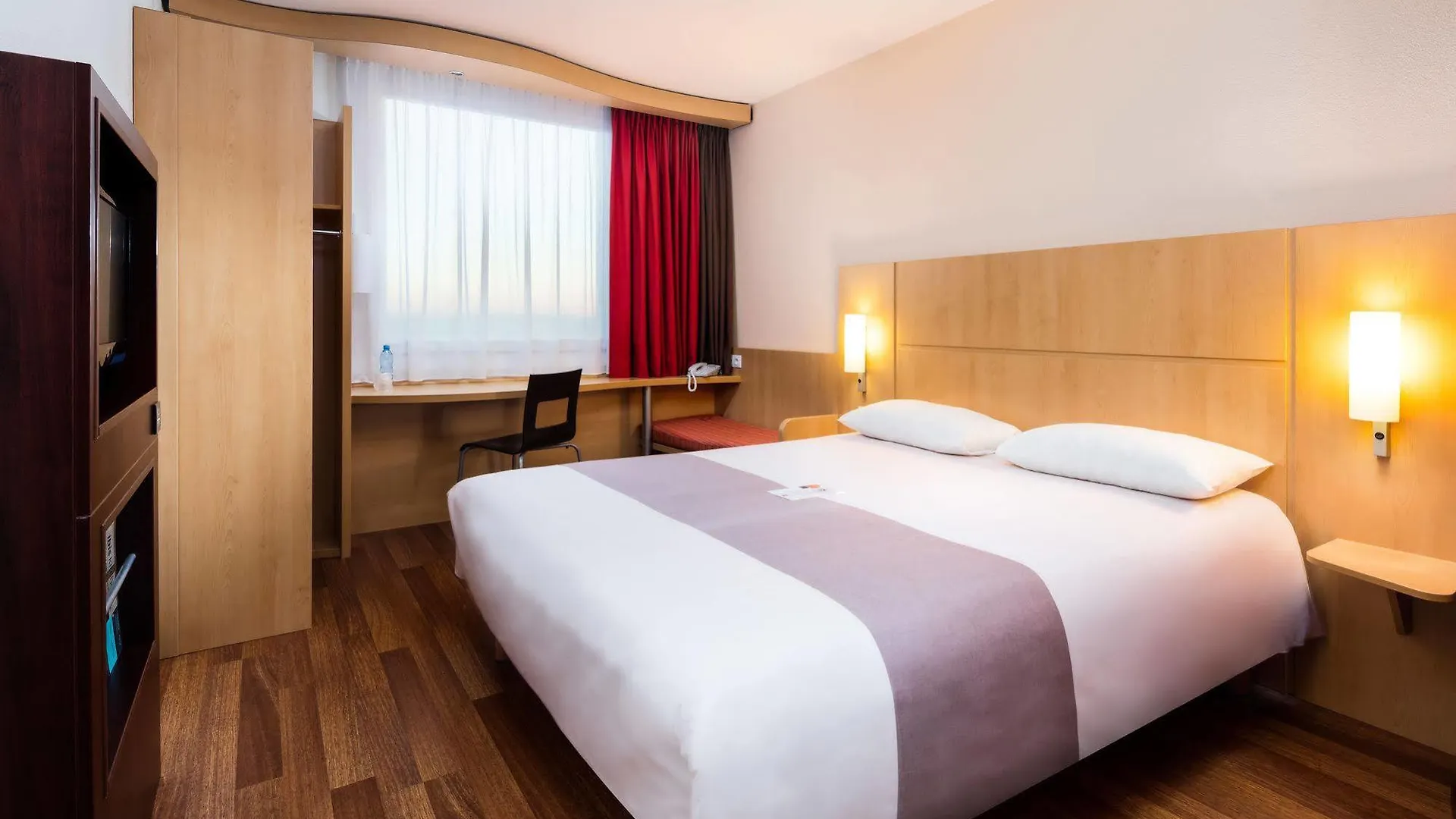 Ibis Warszawa Reduta Hotel 3*, Warsaw Poland