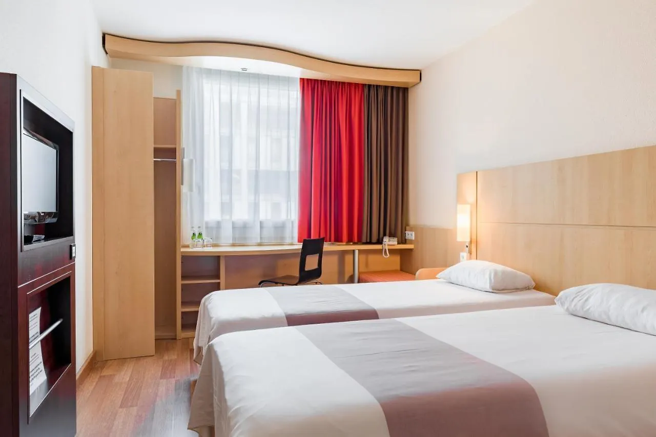 Ibis Warszawa Reduta Hotel